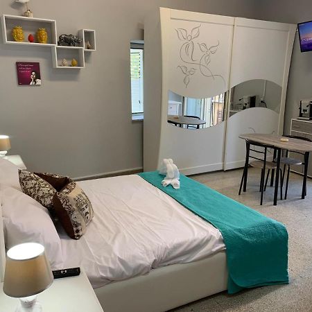 La Casetta Apartment แตร์มินิ อิเมเรเซ ภายนอก รูปภาพ