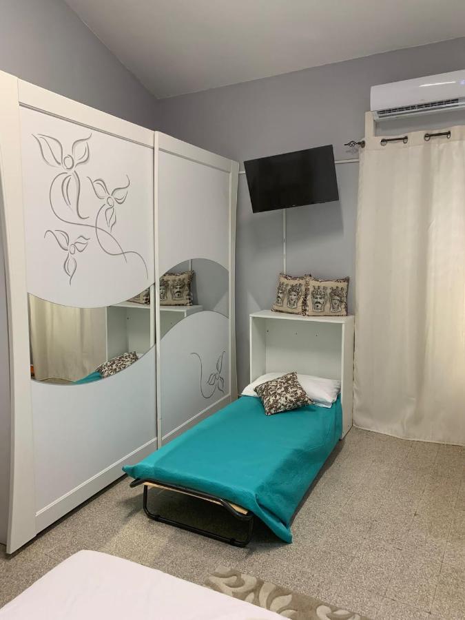 La Casetta Apartment แตร์มินิ อิเมเรเซ ภายนอก รูปภาพ